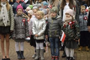 SP 5 przy pomniku Marszałka Józefa Piłsudskiego