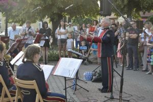 Koncert MOD z musztrą paradną