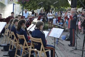 Koncert MOD z musztrą paradną