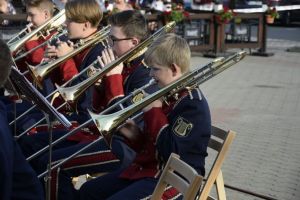 Koncert MOD z musztrą paradną