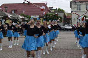 Występ gostynińskich mażoretek