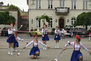 Występ gostynińskich mażoretek