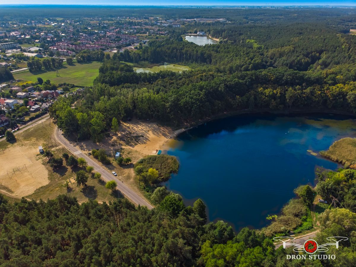 Jezioro Bratoszewo i oz Dybanka z lotu ptaka - fot. Dron Studio