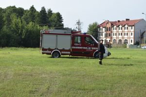 Strażacy z OSP i harcerze pod zamkiem