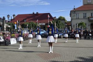 Zatańcz z mażoretkami