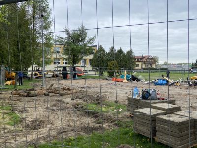 Budowa integracyjnego placu zabaw przy Szkole Podstawowej nr 3 w Gostyninie