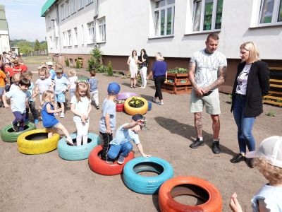 Ogródek sensoryczno-rekreacyjny w Zespole Szkolno-Przedszkolnym w Gostyninie