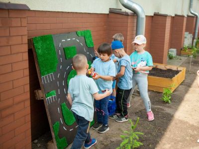 Ogródek sensoryczno-rekreacyjny w Zespole Szkolno-Przedszkolnym w Gostyninie