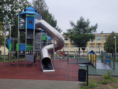 Budowa integracyjnego placu zabaw w Gostyninie