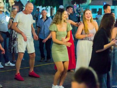 Letnia potańcówka pod Ratuszem