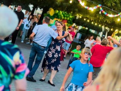 Letnia potańcówka pod Ratuszem