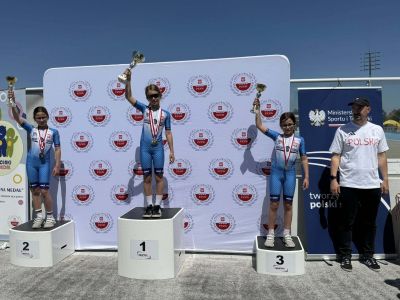 Sztafeta UKS Zwoleń-Team z 1 miejscem podczas torowego pucharu Polski – Wrocław 2025