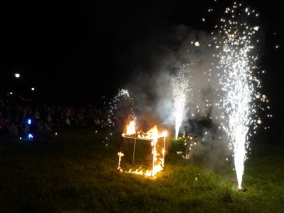 „Magia Ognia” hipnotyzujące widowisko podczas II Ogólnopolskiego Biegu Gostynińska Nocna 5