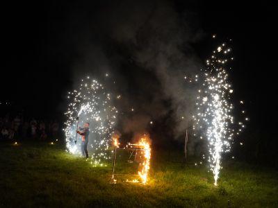 „Magia Ognia” hipnotyzujące widowisko podczas II Ogólnopolskiego Biegu Gostynińska Nocna 5