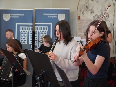 Uroczystość wręczenia Nagród Burmistrza Miasta Gostynina z okazji Dnia Edukacji Narodowej