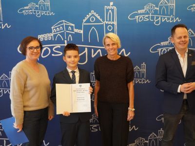Stypendia dla Najzdolniejszych Uczniów Miasta Gostynina – Podsumowanie Roku 2024/2025