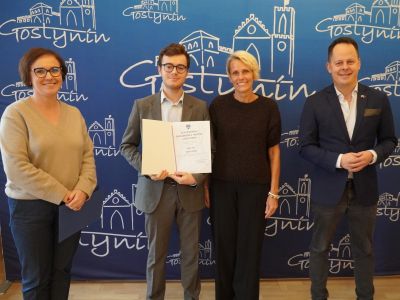 Stypendia dla Najzdolniejszych Uczniów Miasta Gostynina – Podsumowanie Roku 2024/2025