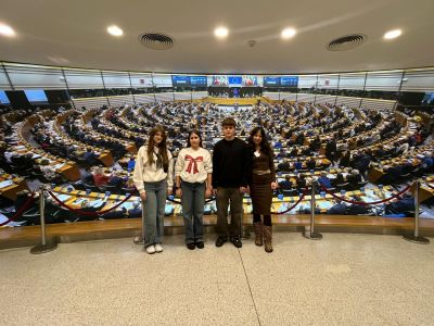 Gostynińska młodzież kontynuuje wizytę studyjną w Brukseli. Zwiedzanie miasta i spotkanie z europosłem Andrzejem Halickim