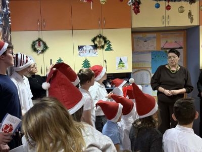 Wigilijna atmosfera i dziecięca radość w świetlicy „Bartek”