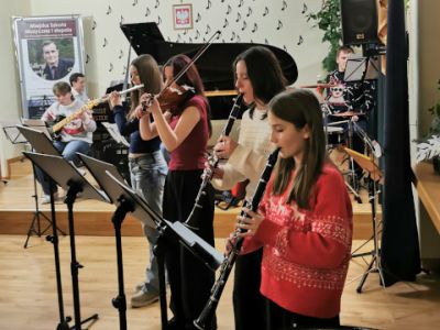 Magia wigilijnego wieczoru w Miejskiej Szkole Muzycznej