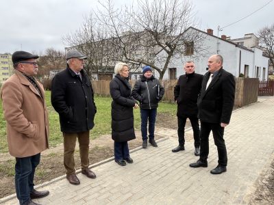 Chodnik przy ul. Czapskiego jak nowy