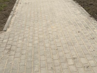 Chodnik przy ul. Czapskiego jak nowy