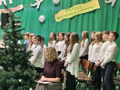 Rodzinne Kolędowanie w Zespole Szkolno-Przedszkolnym w Gostyninie! 