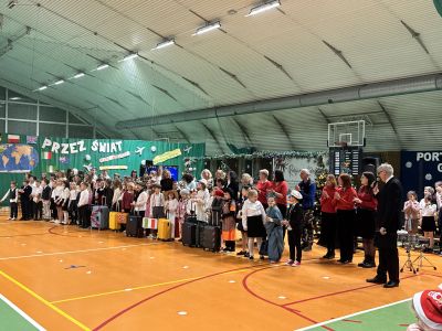 Rodzinne Kolędowanie w Zespole Szkolno-Przedszkolnym w Gostyninie! 