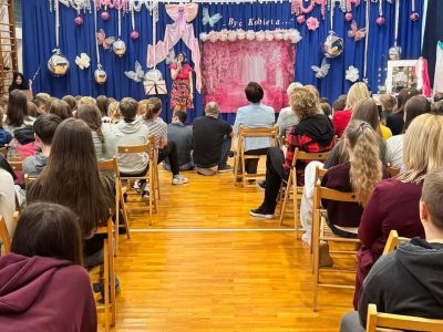 „Kobietą być…” – Inspirująca lekcja historii i pasji w SP nr 3