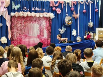 „Kobietą być…” – Inspirująca lekcja historii i pasji w SP nr 3
