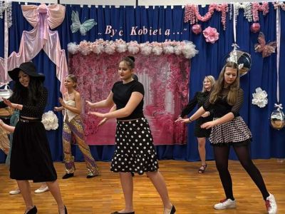 „Kobietą być…” – Inspirująca lekcja historii i pasji w SP nr 3