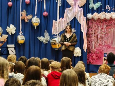 „Kobietą być…” – Inspirująca lekcja historii i pasji w SP nr 3