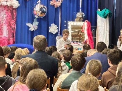 „Kobietą być…” – Inspirująca lekcja historii i pasji w SP nr 3