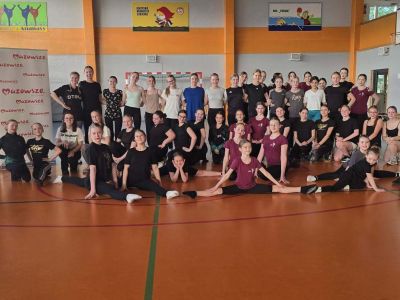 MAŻORETKI LIBRA GOSTYNIN ZREALIZOWAŁY PROJEKT „TANIEC BEZ GRNIC. 50 lat Jugendtanzkorps Rheinsternchen i 10 lat Libra...
