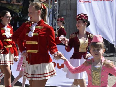 MAŻORETKI LIBRA GOSTYNIN ZREALIZOWAŁY PROJEKT „TANIEC BEZ GRNIC. 50 lat Jugendtanzkorps Rheinsternchen i 10 lat Libra...
