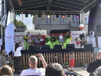 MAŻORETKI LIBRA GOSTYNIN ZREALIZOWAŁY PROJEKT „TANIEC BEZ GRNIC. 50 lat Jugendtanzkorps Rheinsternchen i 10 lat Libra...