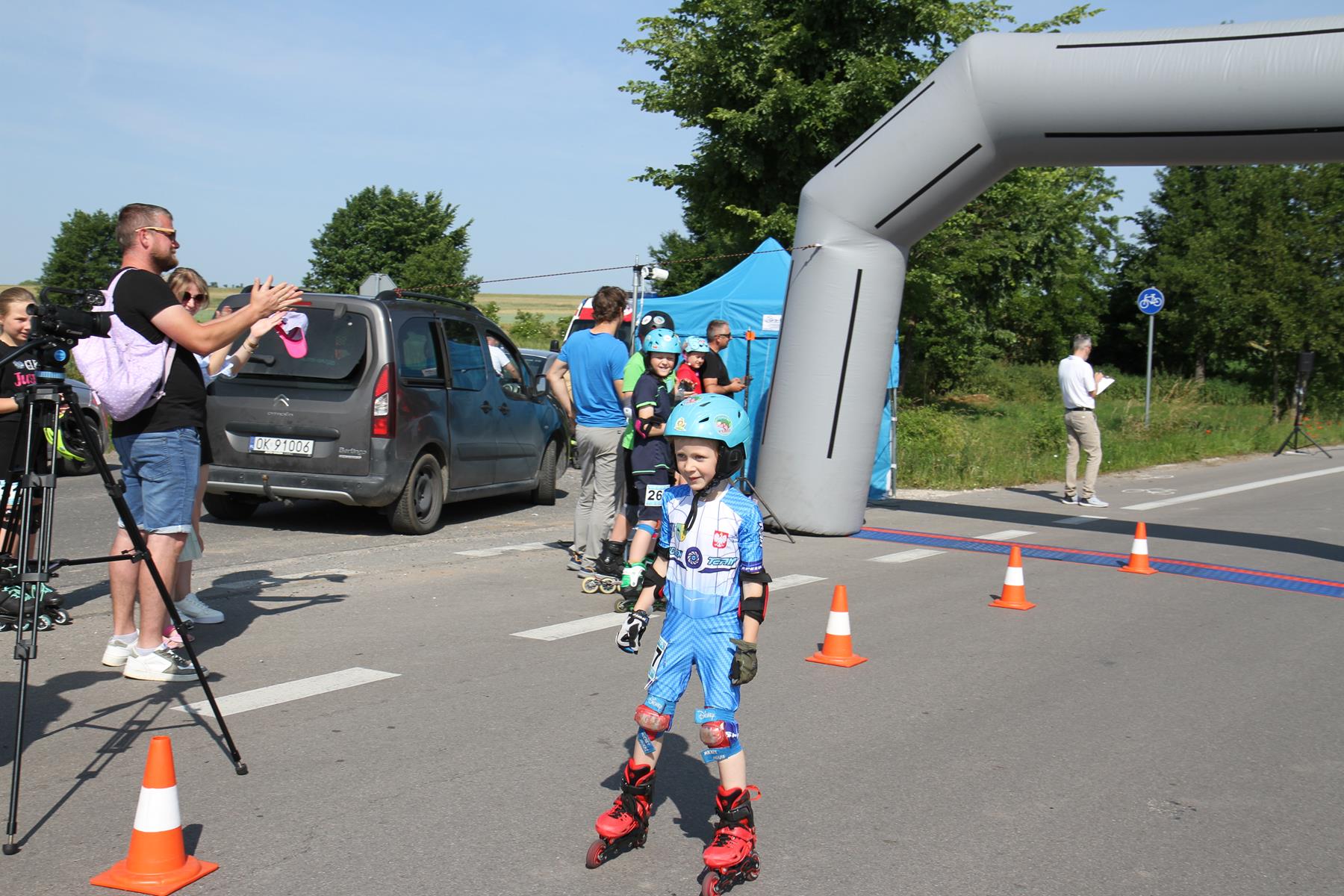 Wrotkarze szybcy z U.K.S. ZWOLEŃ-TEAM z 3 miejscem czasówki wrotkarstwa szybkiego 