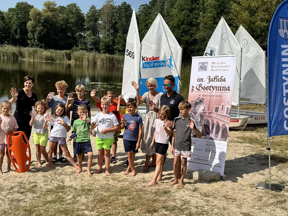 Zakończenie warsztatów żeglarskich „Letnie odkrycia – spacery, pocztówki i szanty”