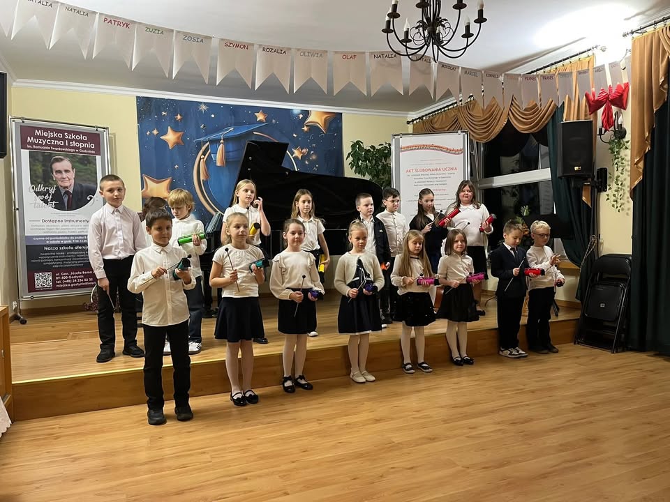 Uroczyste pasowanie pierwszoklasistów w Miejskiej Szkole Muzycznej
