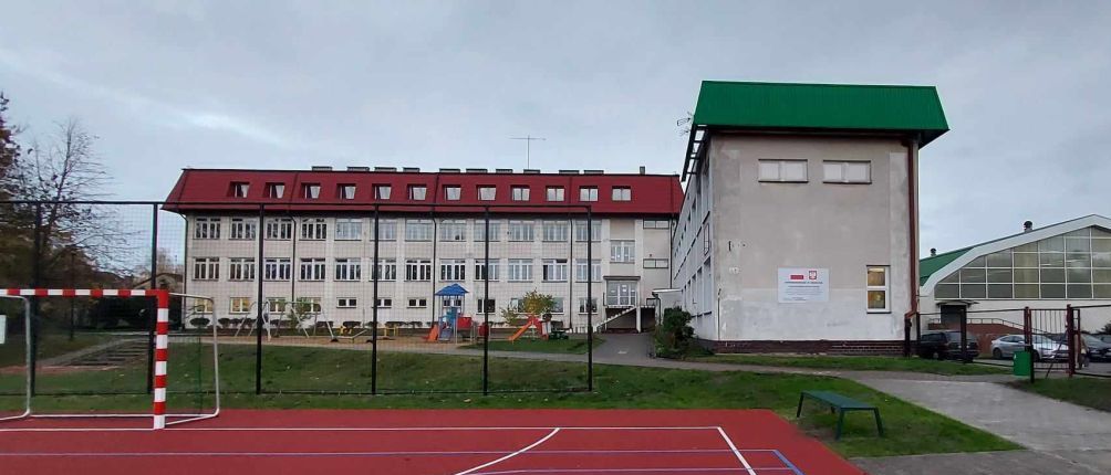 Poprawa efektywności energetycznej budynku zespołu szkolno-przedszkolnego w Gostyninie