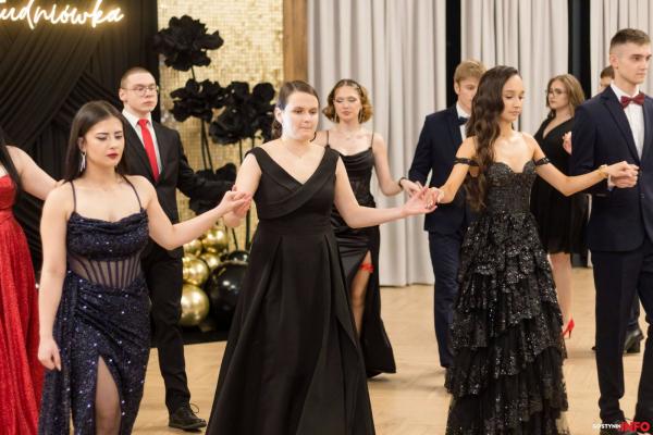 Studniówka w Gostynińskim Centrum Edukacyjnym